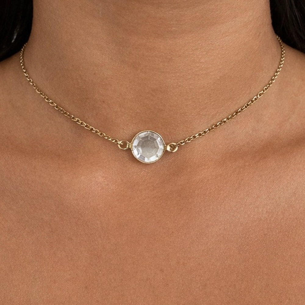 🌸 Elegant Silver Tone Choker with Clear Gemstone